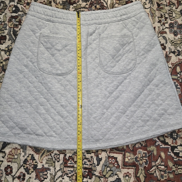 Isaac Mizrahi Quilted Light Gray Mini Skort - Picture 4 of 4